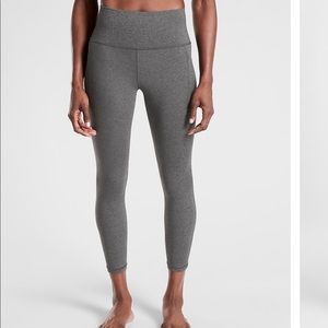 Athleta Salutation Stash Pocket 2 II 7/8 MT